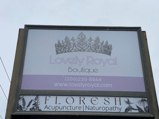 Multi-tenant pylon sign panels by Ardor Printing