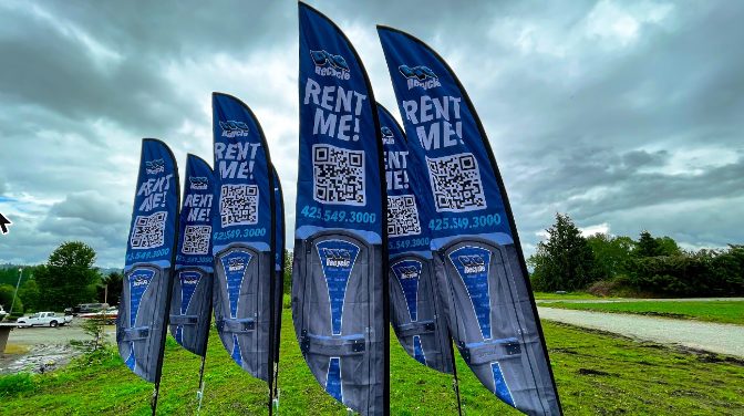 DTG Recycle "Rent Me!" portable restroom feather flags with QR code, printed by Ardor Printing, view 4