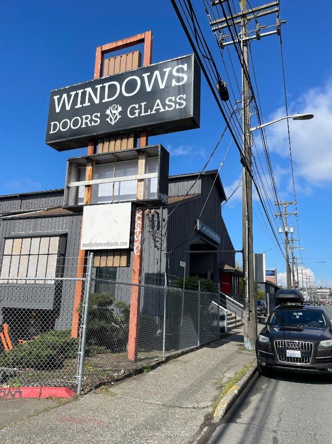 Sound View Window & Door storefront and pylon signs by Ardor Printing